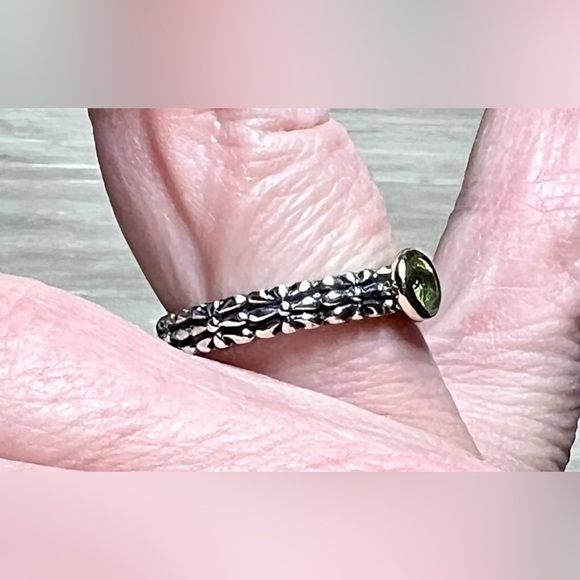Vintage Town & Country Sterling Silver And 14K Gold Peridot Ring, Size 7 - Picture 10 of 11